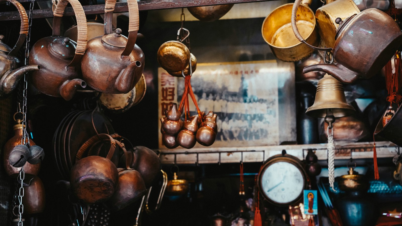 Stark verschmutztes Kupfer vor der Reinigung